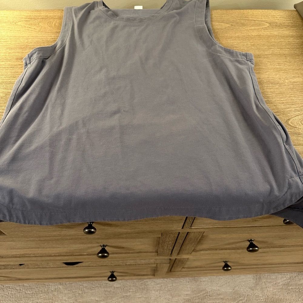 Athleta women’s muscle tank. Like new.
